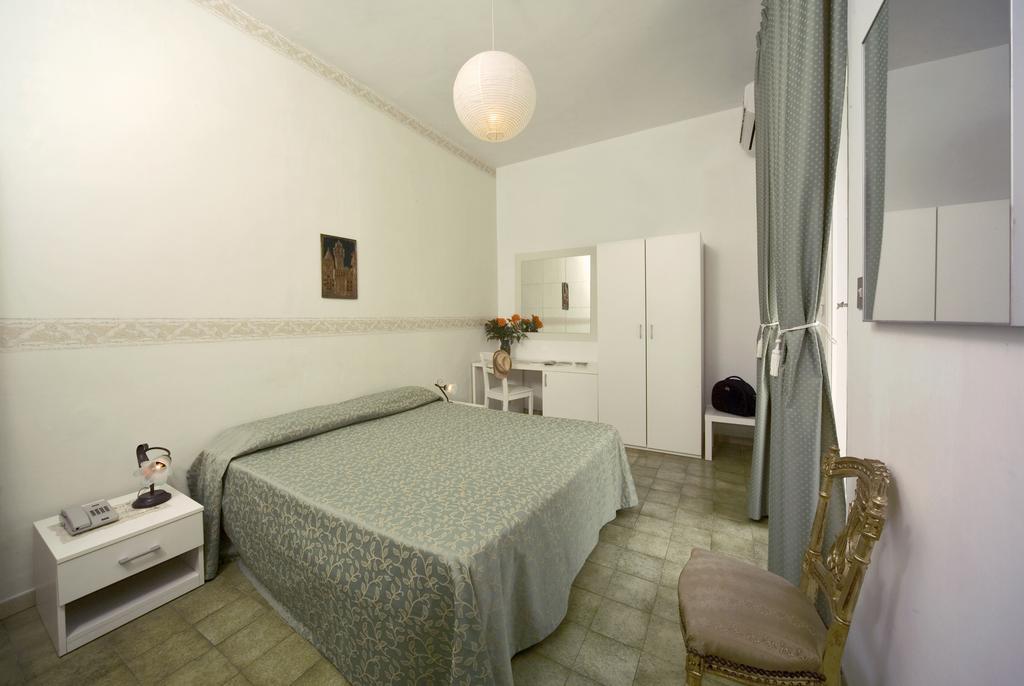 Villa Diana - Beach & Rooms 伊斯基亚 外观 照片