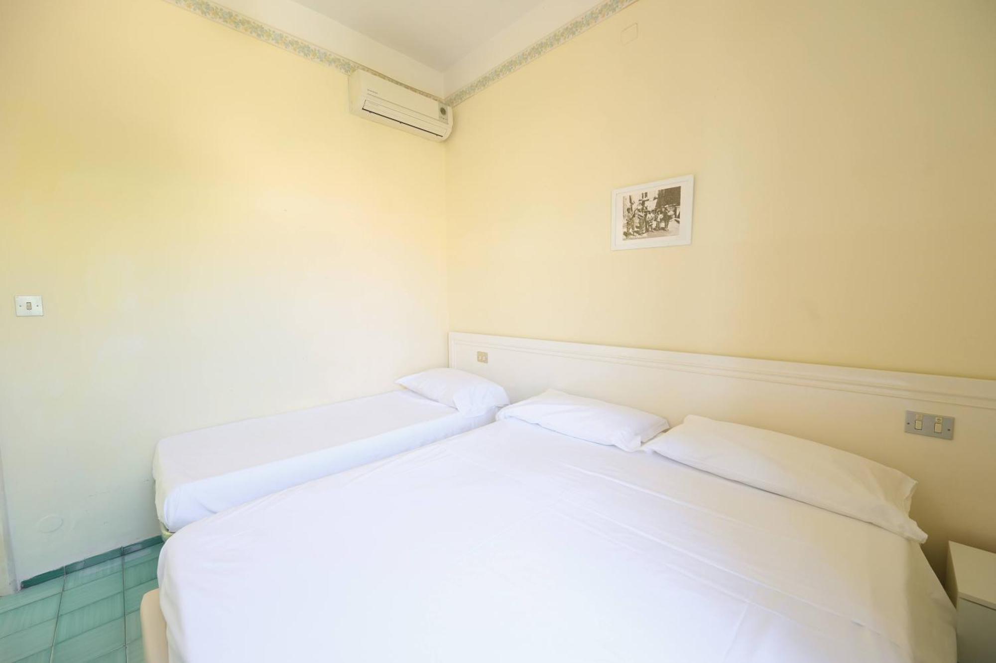 Villa Diana - Beach & Rooms 伊斯基亚 外观 照片