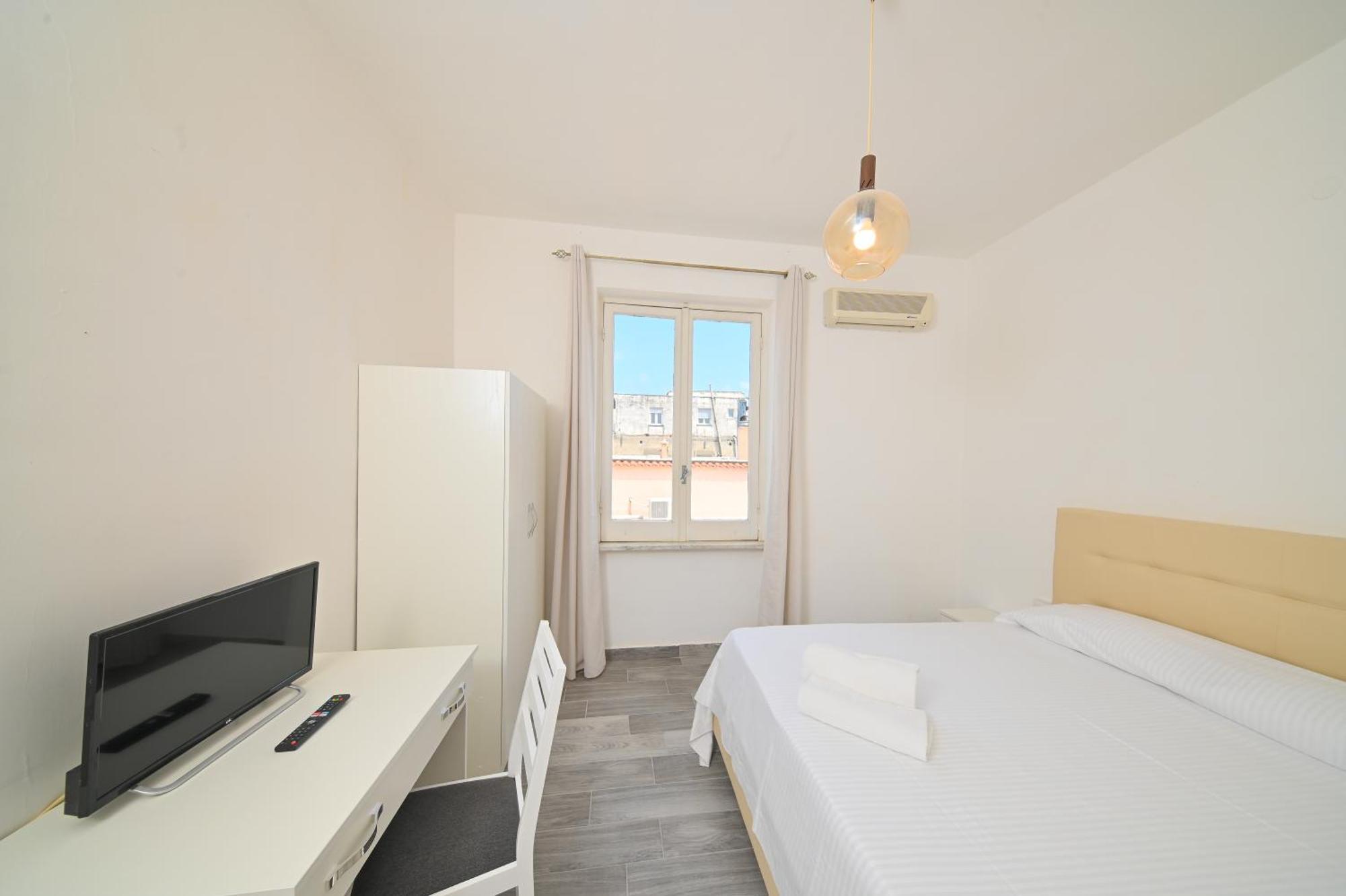 Villa Diana - Beach & Rooms 伊斯基亚 外观 照片