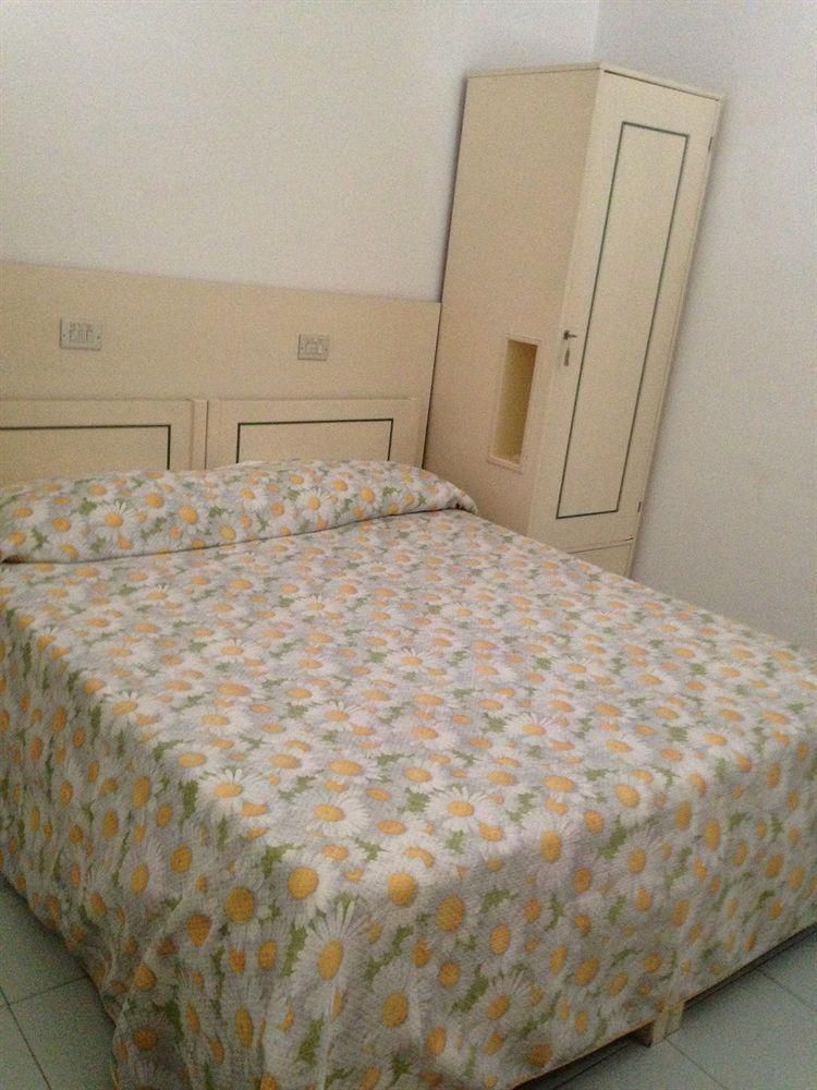 Villa Diana - Beach & Rooms 伊斯基亚 外观 照片